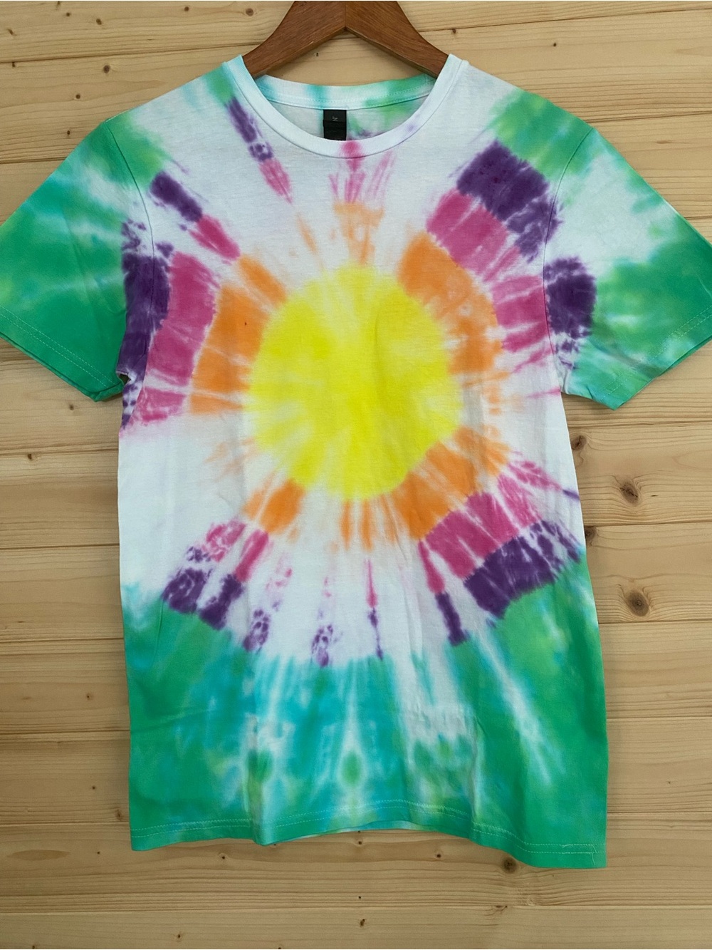 NEW Handmade Unisex Small GILDAN Soft Style Tie Dye Sunburst T-Shirt
